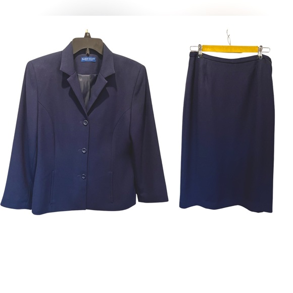 Navy blue skirt and Jacket by Karen Scott. - Picture 1 of 9